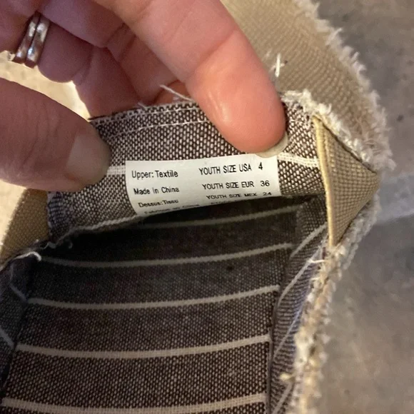 Tan slip on shoes - Picture 5 of 5